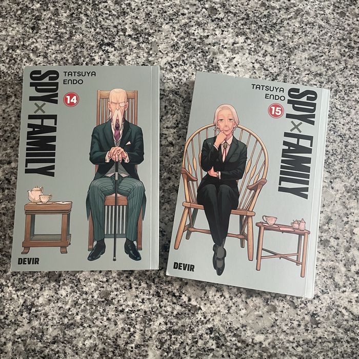 Mangá  Spy x Family volumes 14 e 15