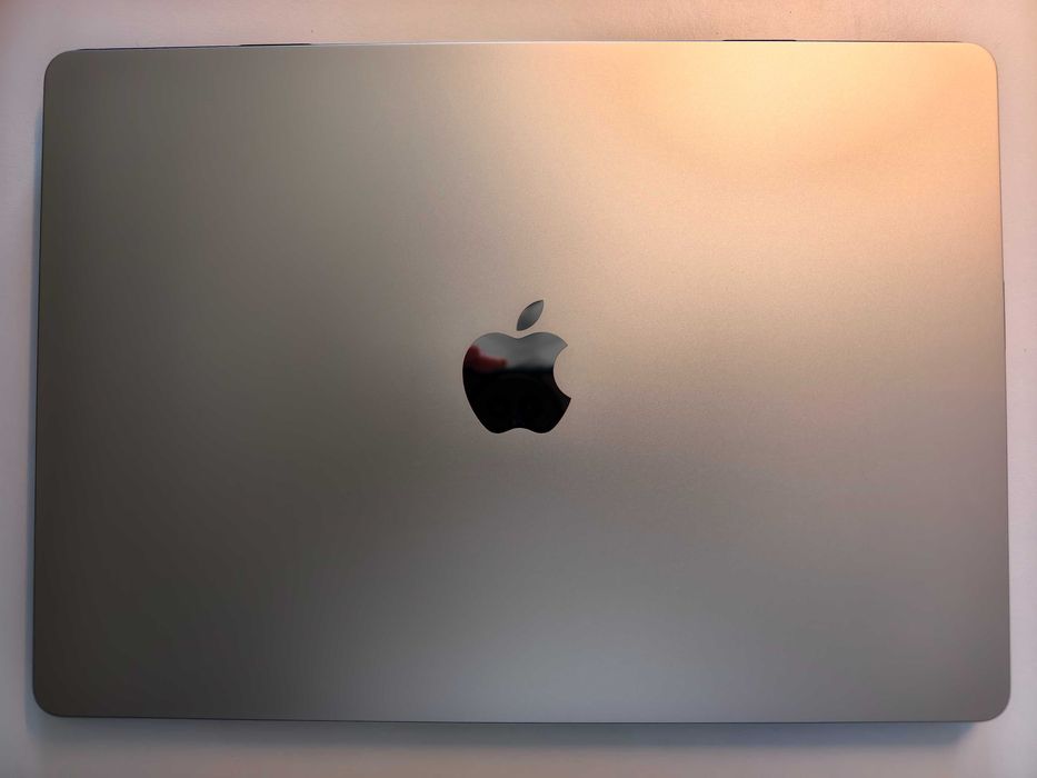 Macbook Air 15" M2, armaz. 512GB e RAM 8GB