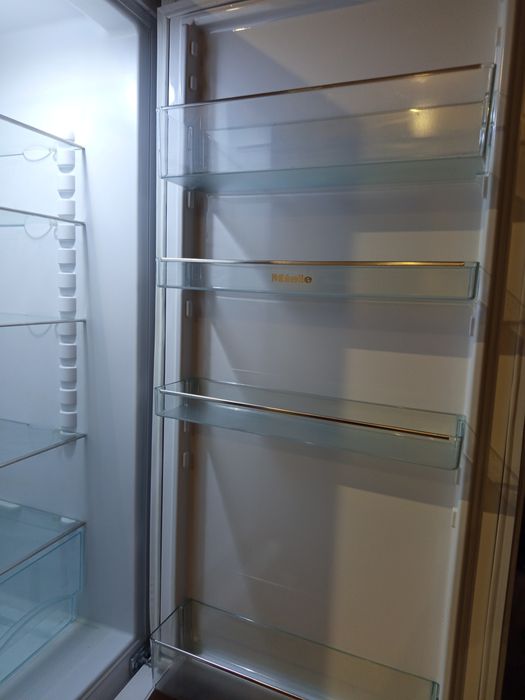 Холодильник Міеle