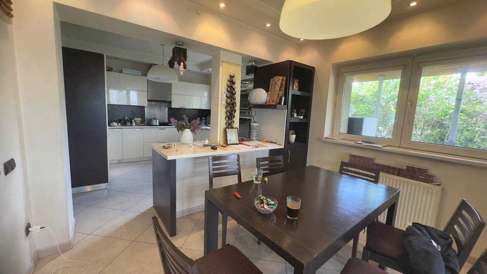 Продаж чудового будинка із великою територією у Винниках