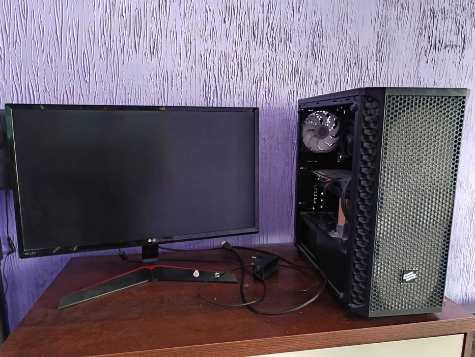 Zestaw Komputerowy z Monitorem