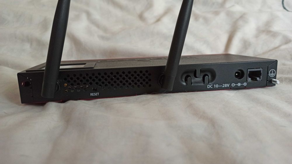 Роутер Mikrotik rb2011uias-2hnd-in 10LAN WiFi 1W
