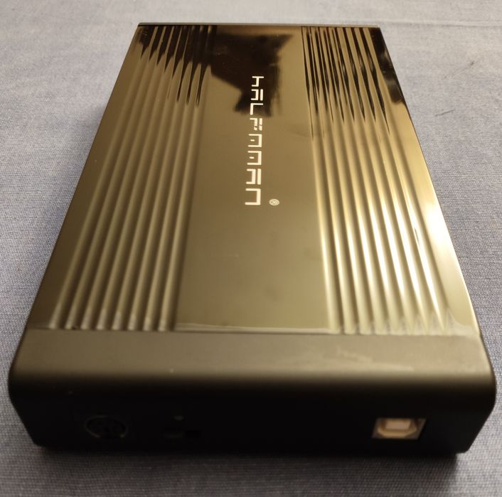Caixa para disco rígido 3.5" IDE e SATA