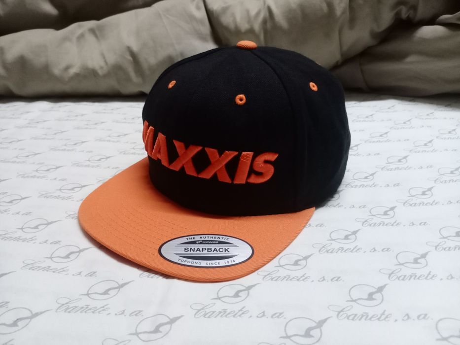 Кепка бейсболка Yupoong The Сlassics оригинал