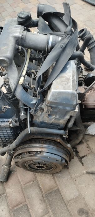 Двигун 2.3д  2.3тд віто