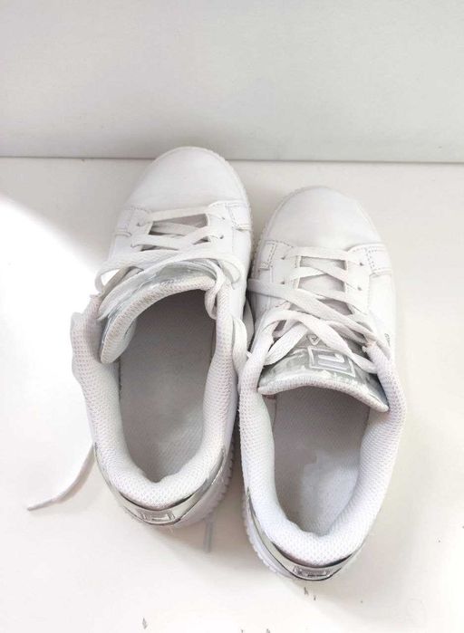 Tenis brancos da Fila