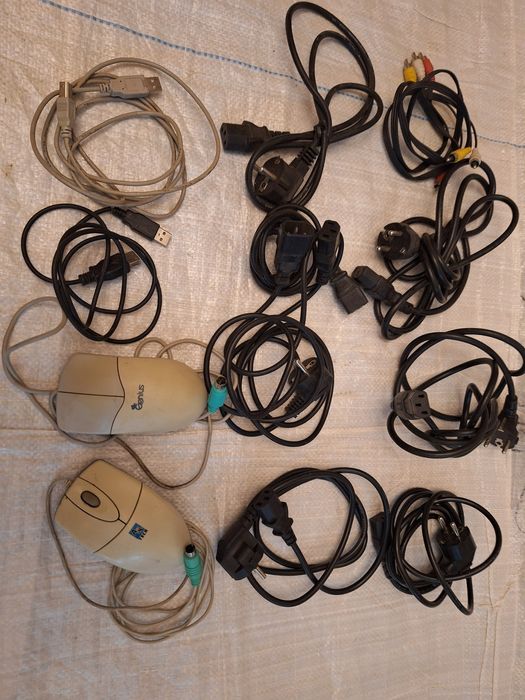 Клавиатура для компьютера "PLEOMЛХ""Deluxe Koybeard" мышка Genius