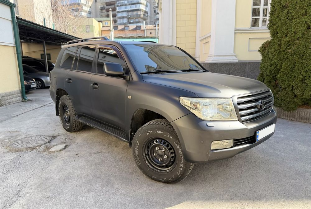 Toyota Land Cruiser 200