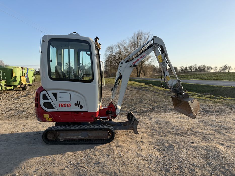 Minikoparka Takeuchi TB 216
