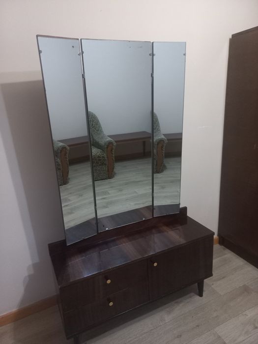 Меблі, шафа, триляж, сервант,телевізор