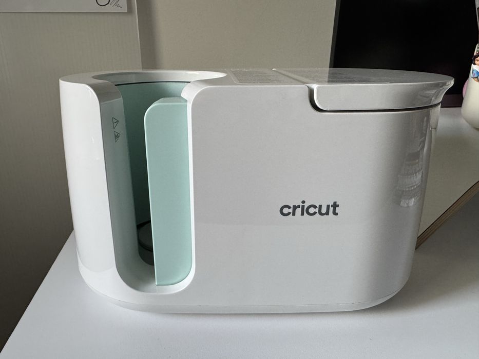 Cricut Mug Press + 5 canecas brancas