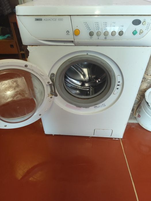 Продам стиральную машину