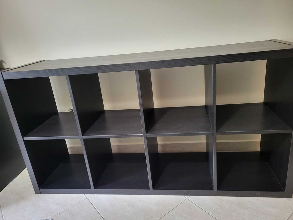 Estante Ikea preta
