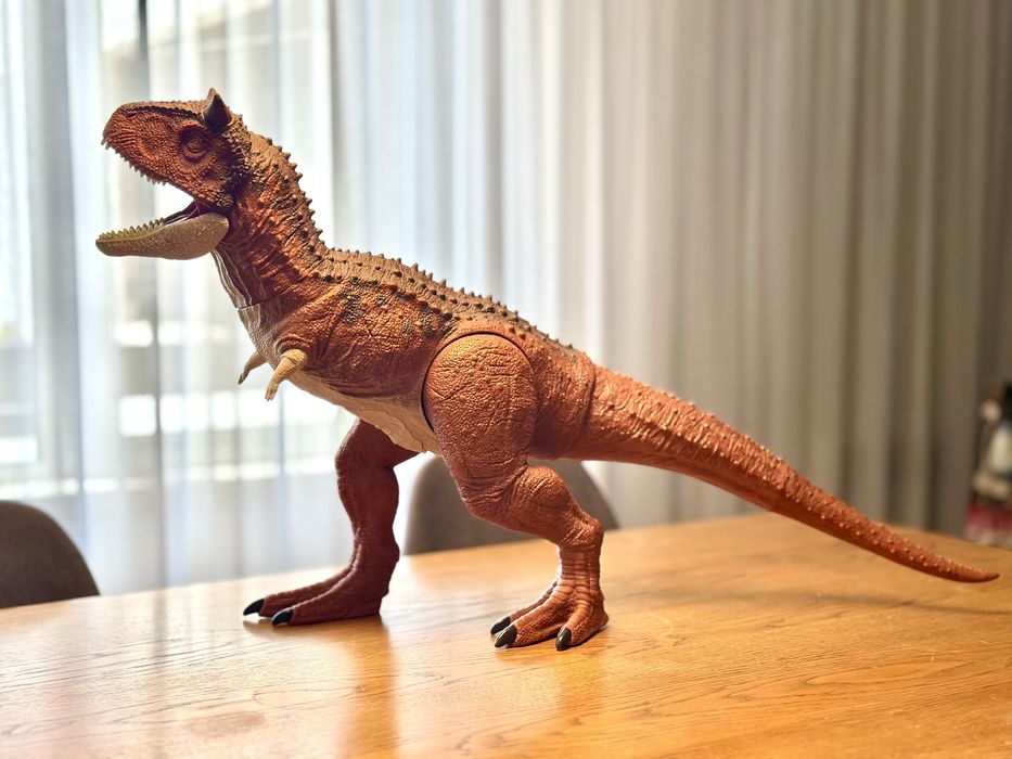 Carnotauro Super Colossal JURASSIC WORLD