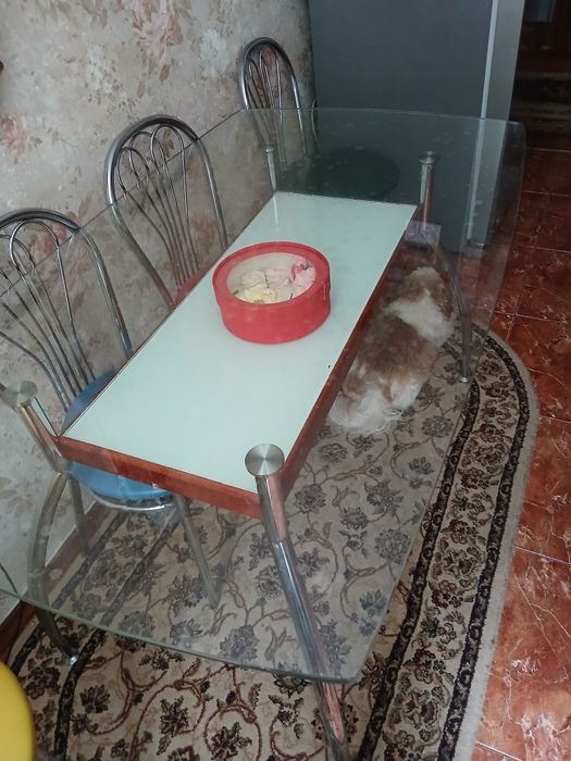 Продам кухонный стол