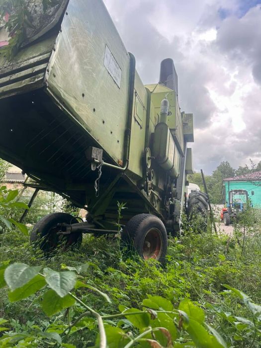 Комбайн CLAAS Senator у робочому стані