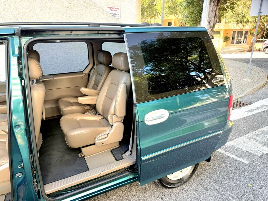 Kia Carnival  2003