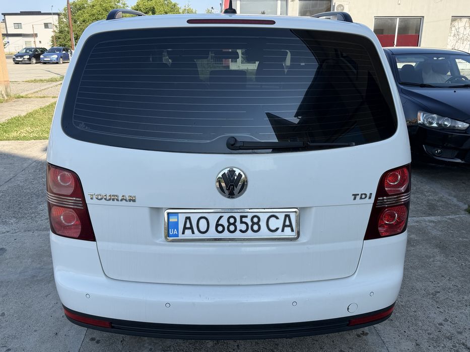 Volkswagen Touran ( Avtomat )