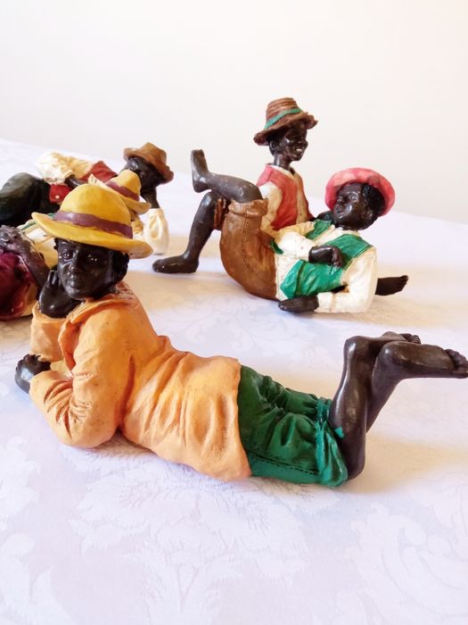Conjunto de 5 bonecos figuras em resina