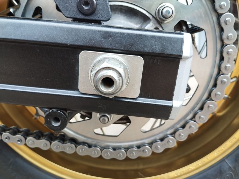 Мотоцикл сузукі встром 650