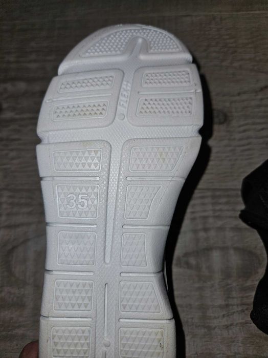 Buty na rzepy dla chłopca