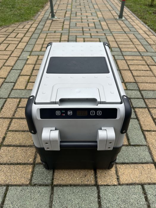 Używana lodówka kompresorowa DOMETIC CFX28 – stan BDB KOMPLET