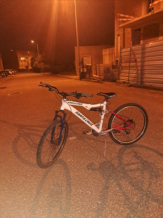 Bicicleta mtb full suspension