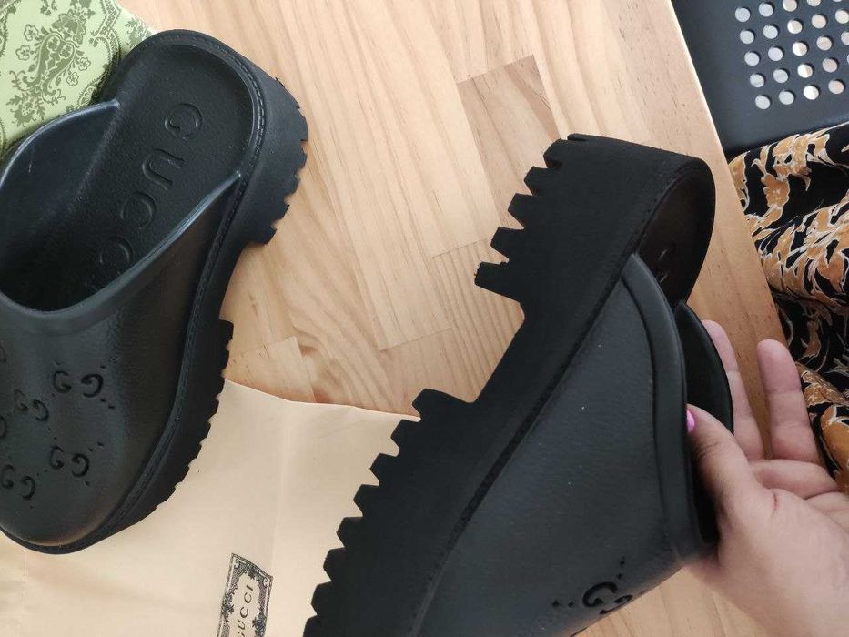 Gucci Buty, sandaly klapki, skora, od reki 2906.01