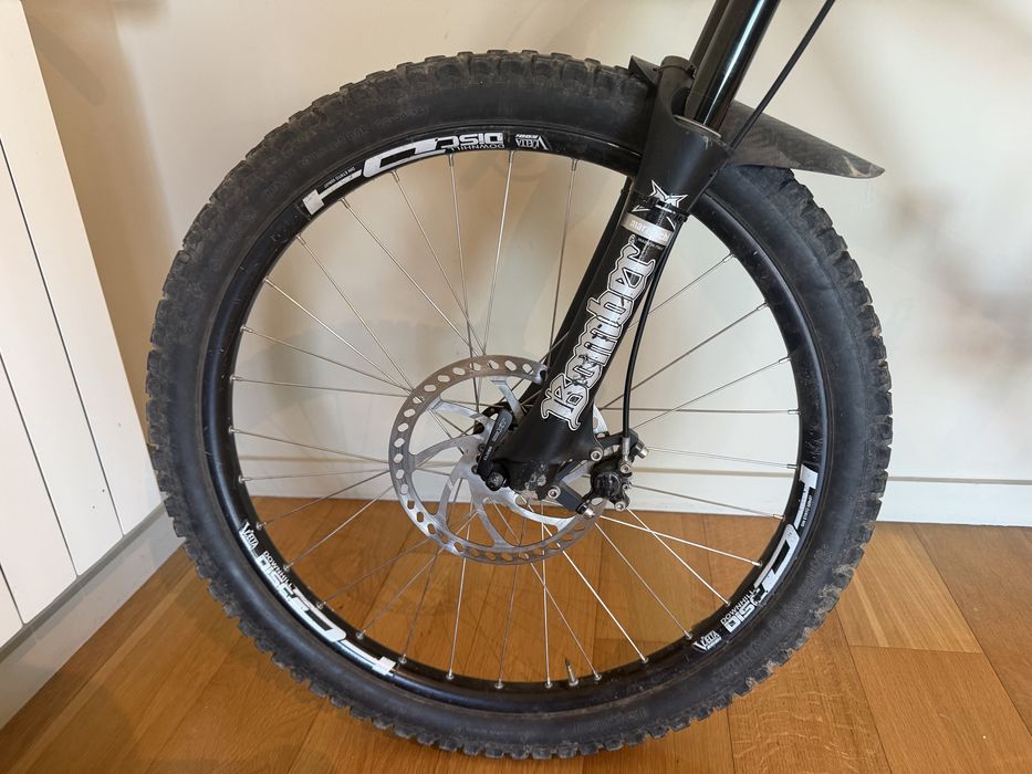 Bicicleta downhill