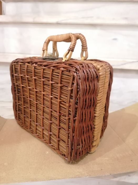 Cesta de Piquenique com Conjunto de loiça