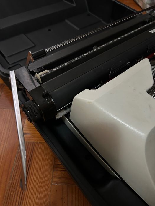 Máquina de escrever antiga