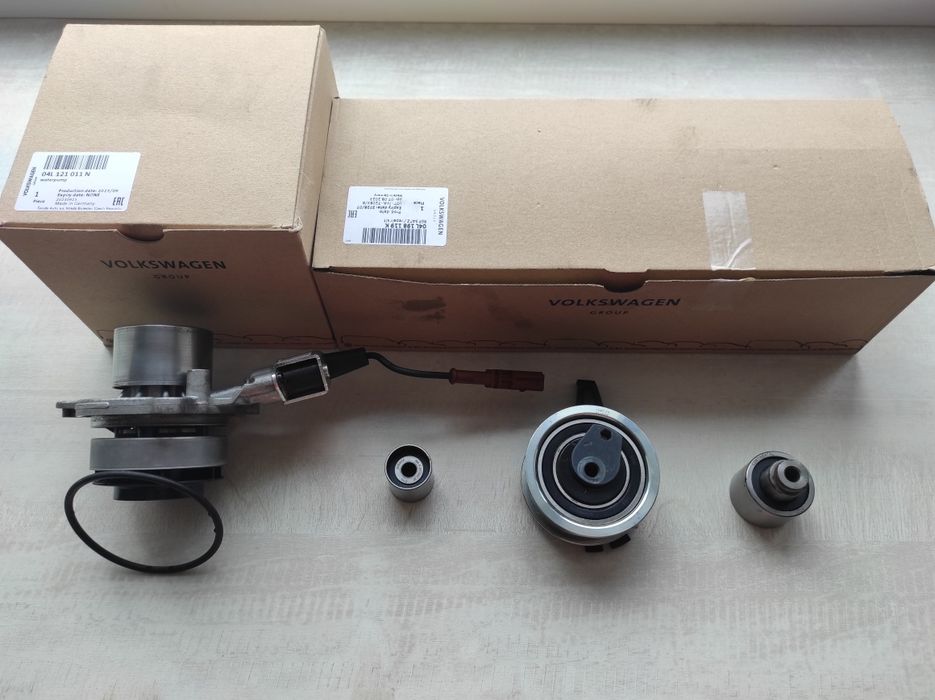 Помпа на Кодіак 2,0 дизель 04L121011N + усі ролики 04L198119K ГРМ