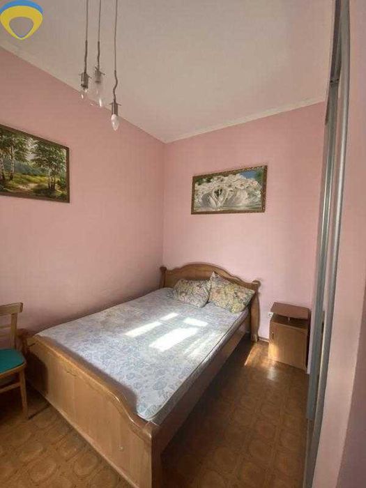 Небольшой дом с гостевым домиком рядом с парком 411-й батареи