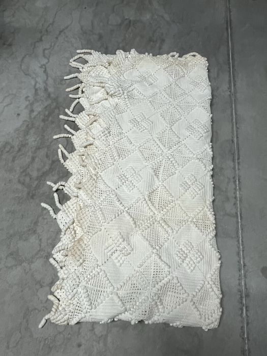 Vendo Colcha antiga  com muito Valoe e Historia  neste tipo de Artigo