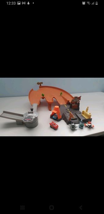 Auta cars Zestaw mini auta Pan Król i Zygzak  plus samoloty