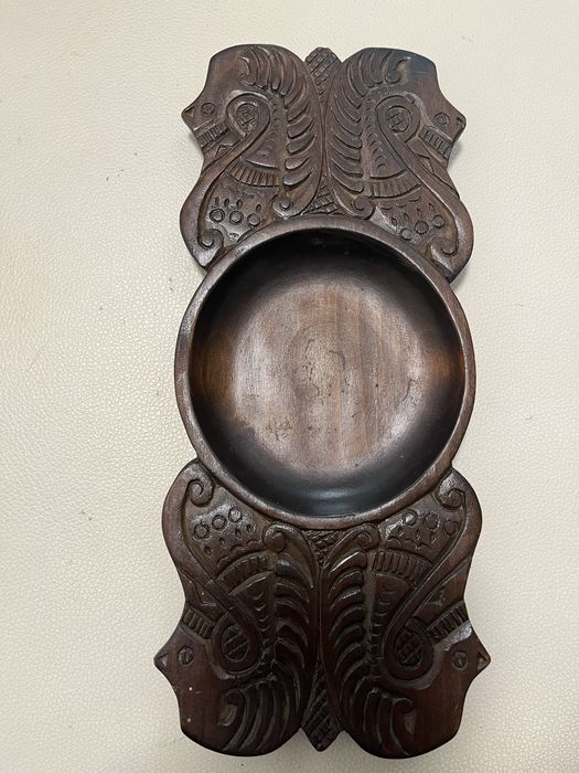 Тарелочка резьба красном дереве антикварная