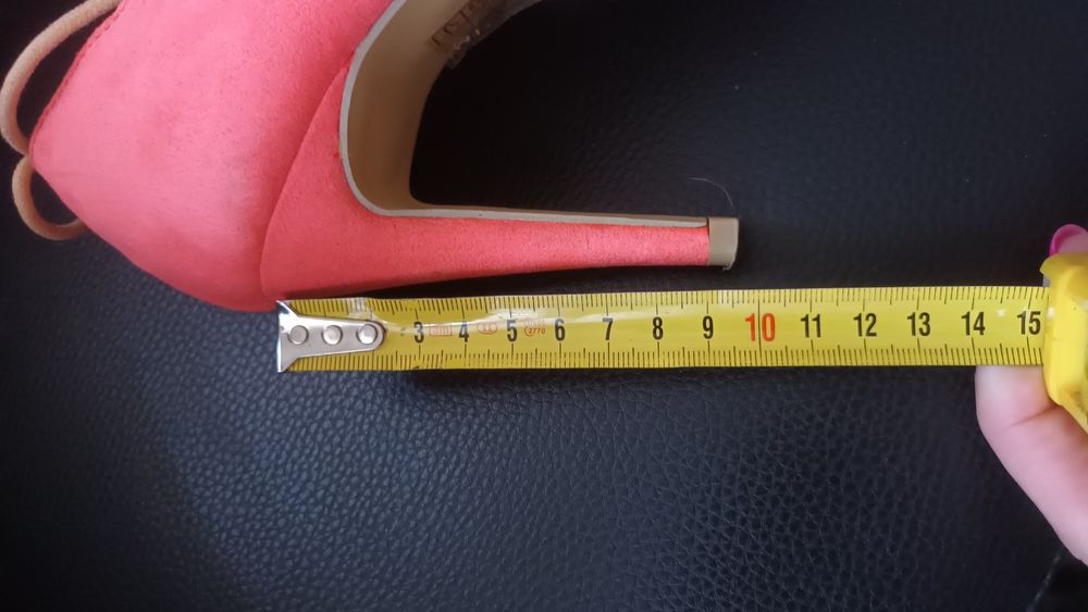 Szpilki wiązane koralowe