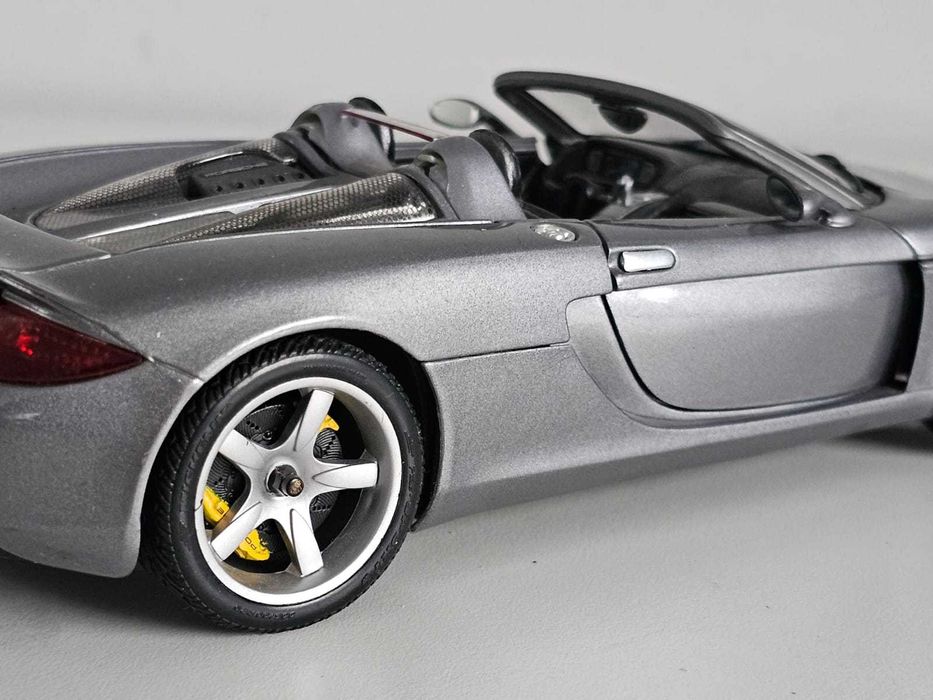 Maisto 1/18 - Porsche Carrera GT