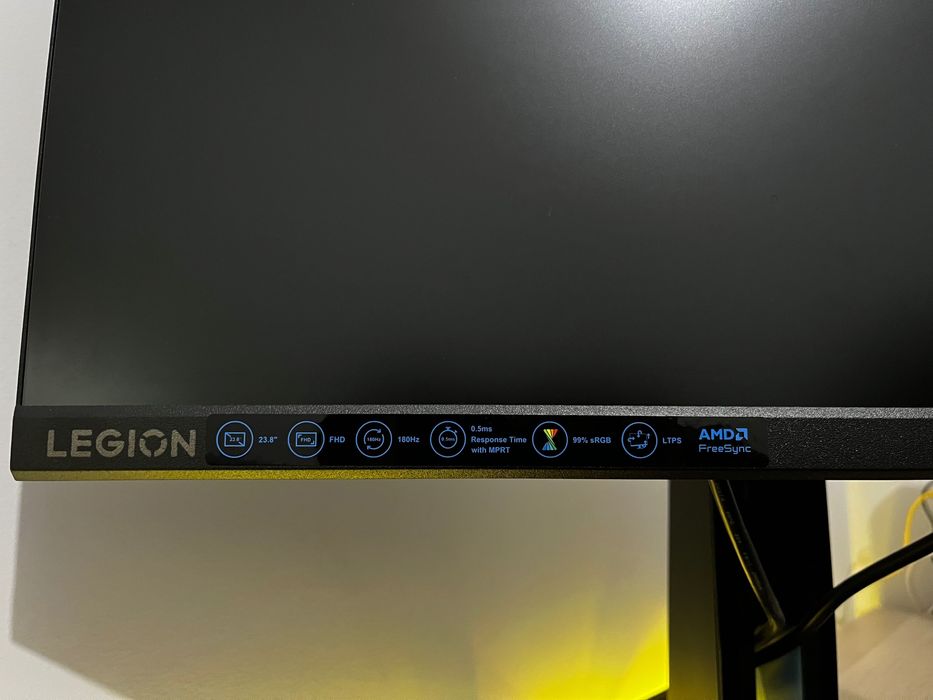 Monitor Lenovo Legion 24" LED IPS FullHD 180Hz Altura Ajustable