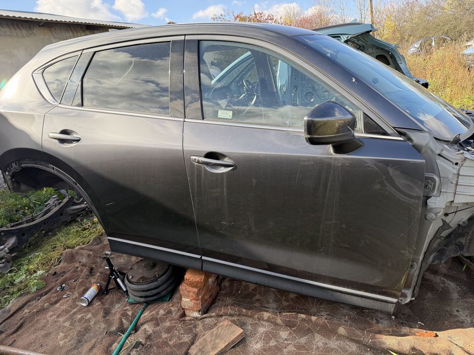 Двері права сторона mazda cx5 колір 46g