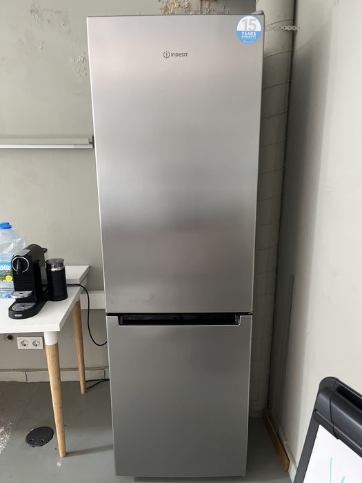 frigorifico com arca Indesit como NOVO