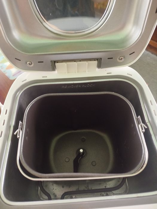 Máquina de fazer pão Clatronic