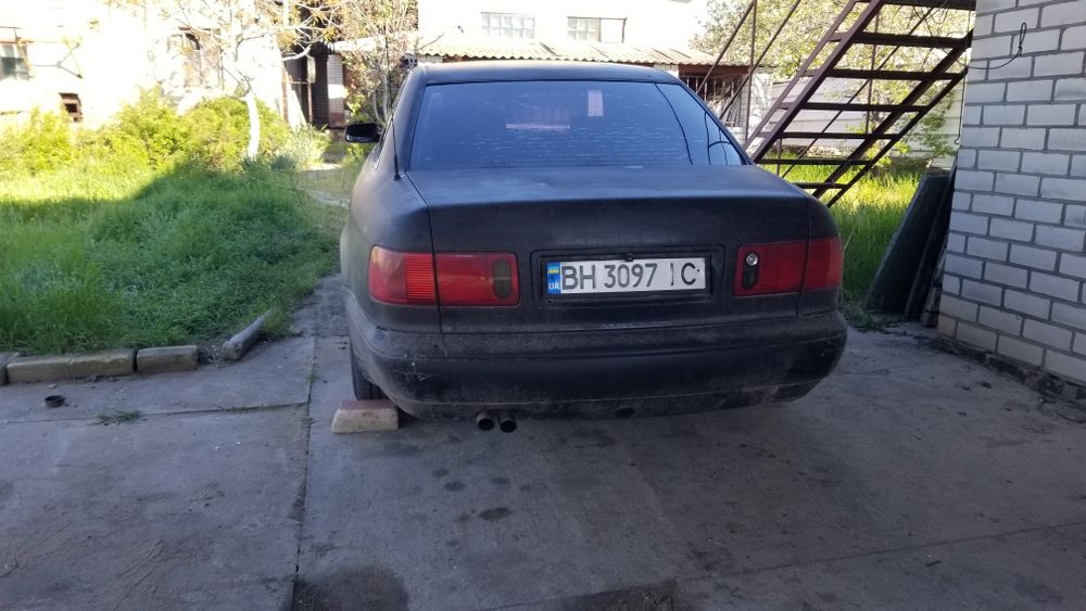 Автомобиль Ауди А8