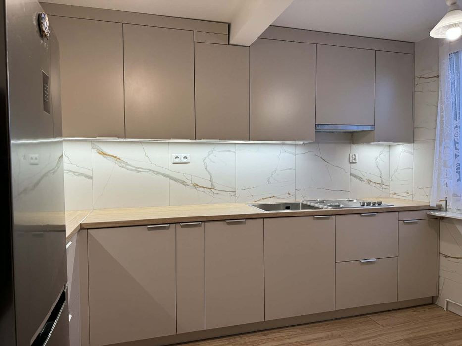 Meble kuchenne na wymiar, zestaw mebli, kuchnia, lakier, akryl.