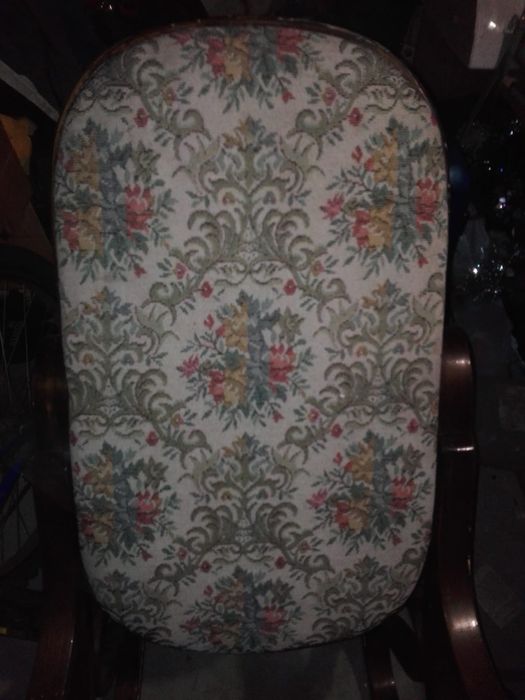 Fotel bujany stary