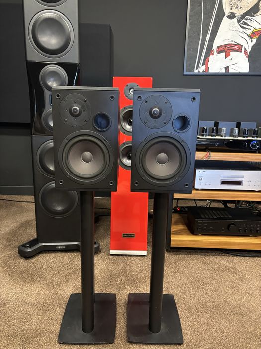 MB Quart model One - kolumny podstawkowe