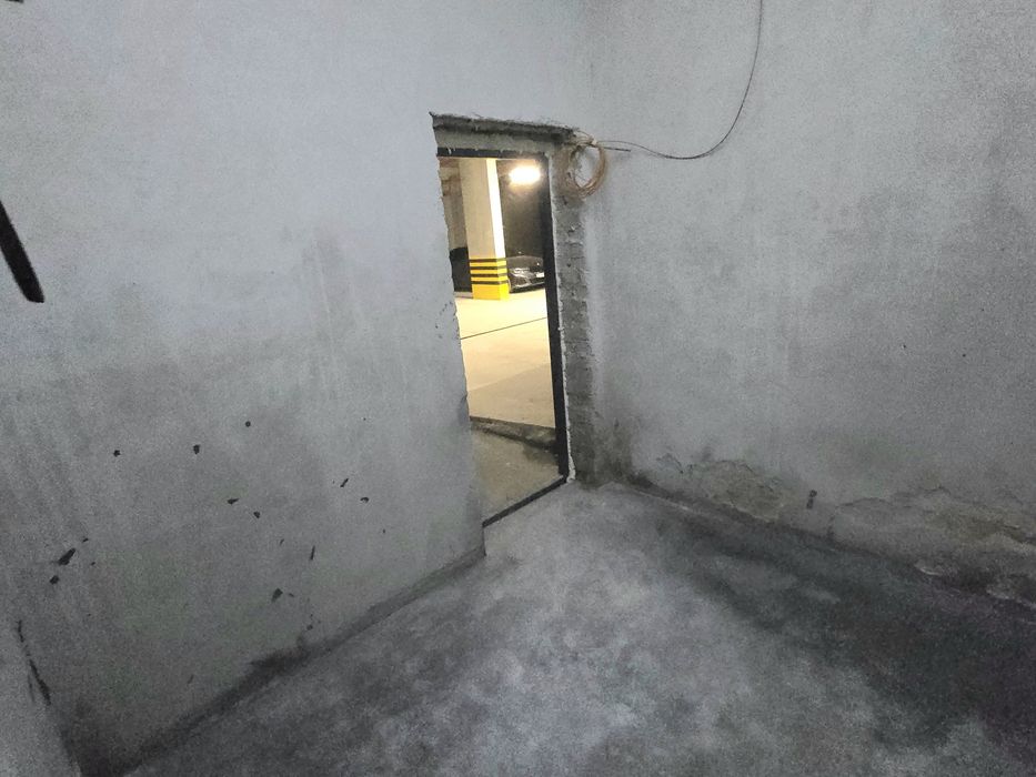 Оренда комірки у паркінгу для мотоцикла.Стрийська 45Г
