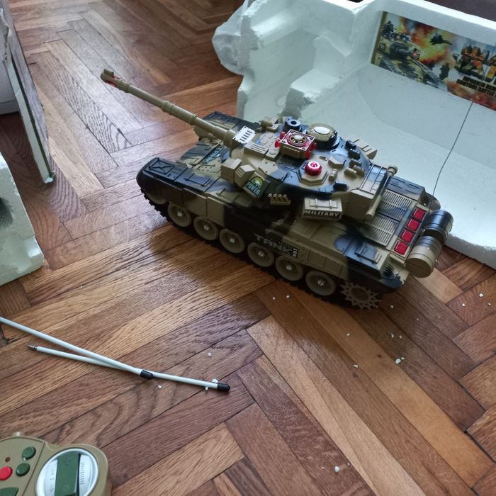 Танковий бій/Танки на радіокеруванні