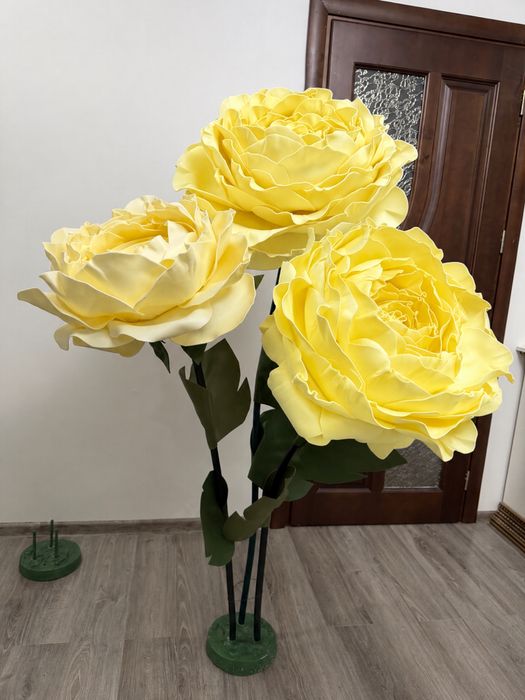 Підставки для ростових квітів 3/5/7 квіток бетон метал для вітрин фотозон великих квітів труба 20 мм та 16 мм