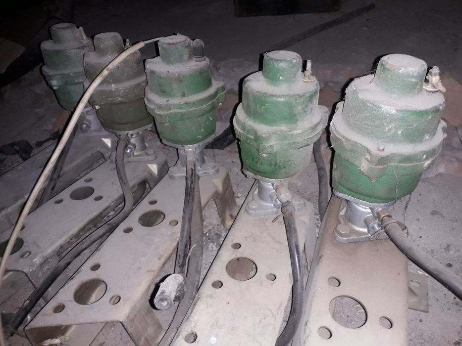 Продам электромагнитный клапан включения переднего моста ЗИЛ-131